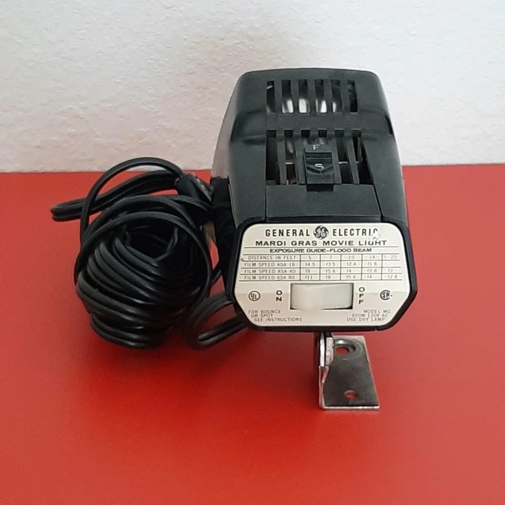 GE Flood Beam Movie Light Model MG 650w tested working bulb photography